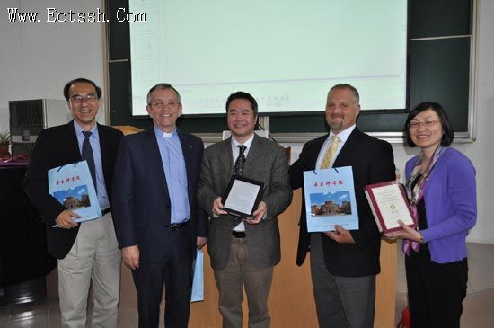 ������ѧԺ�Ӵ���ʮ�ּ�֮·��������