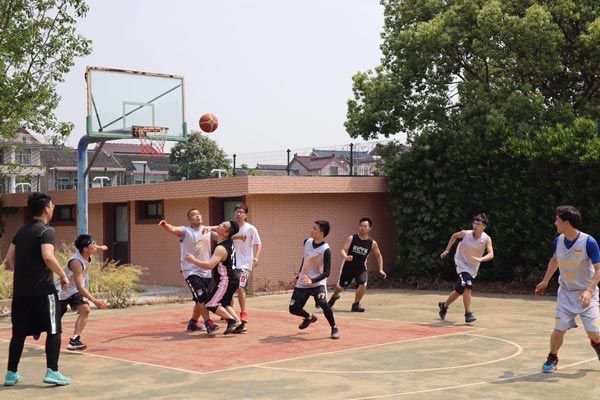 华东神学院与浙江神学院师生举行联谊活动 华东神学院与浙江神学院师生举行联谊活动