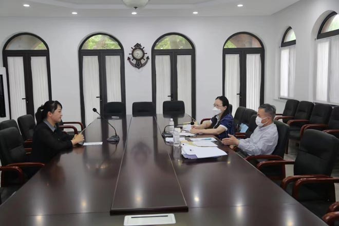 ������ѧԺ����ʥ�ֱ��ƺ���ѧ������������